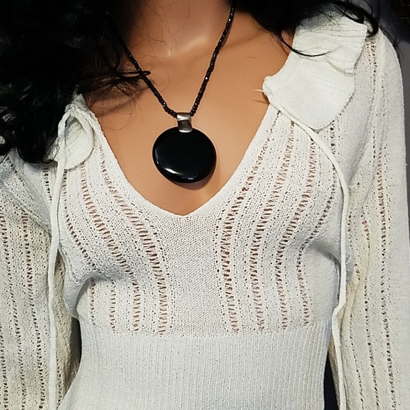 Cute & sexy key hole knitted  AUTUMN top - Picture 3 of 8